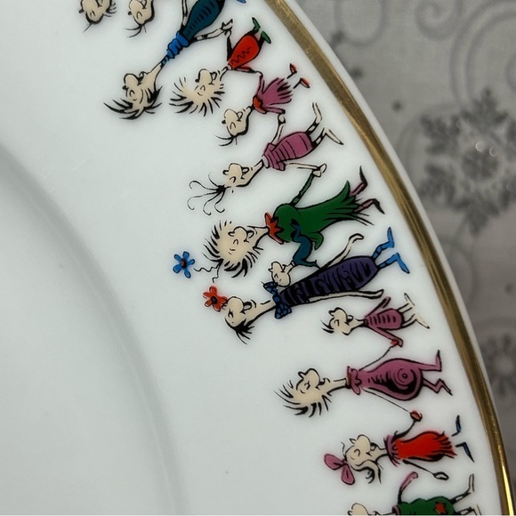 The Grinch Who Stole Christmas CIndy Lou Who & Whoville 8 Piece Dining Set - Picture 11 of 13